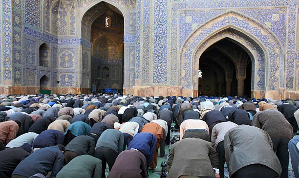 ‫الخصائص العشرة لصلاة الجمعة