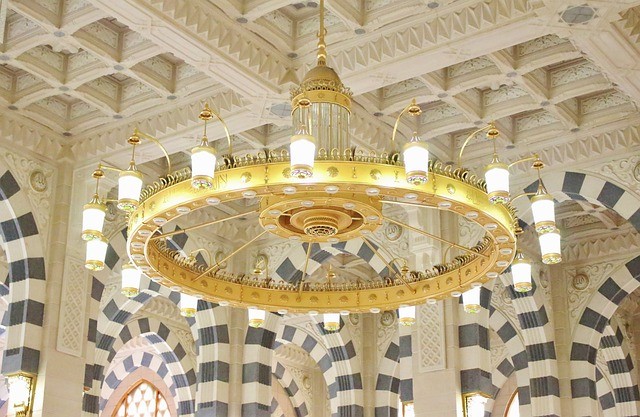 من حقوق المصطفى طاعته